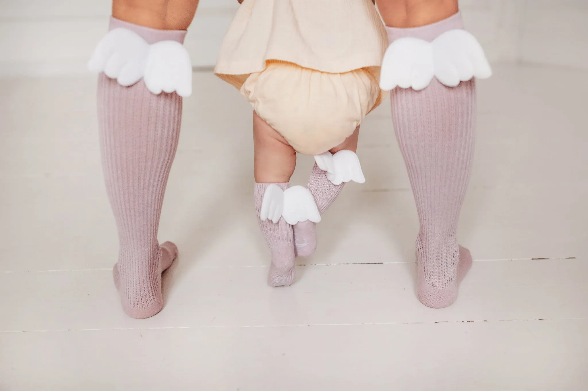 Mama's Feet Children's Knee-High Socks with wings - Lavender Angels